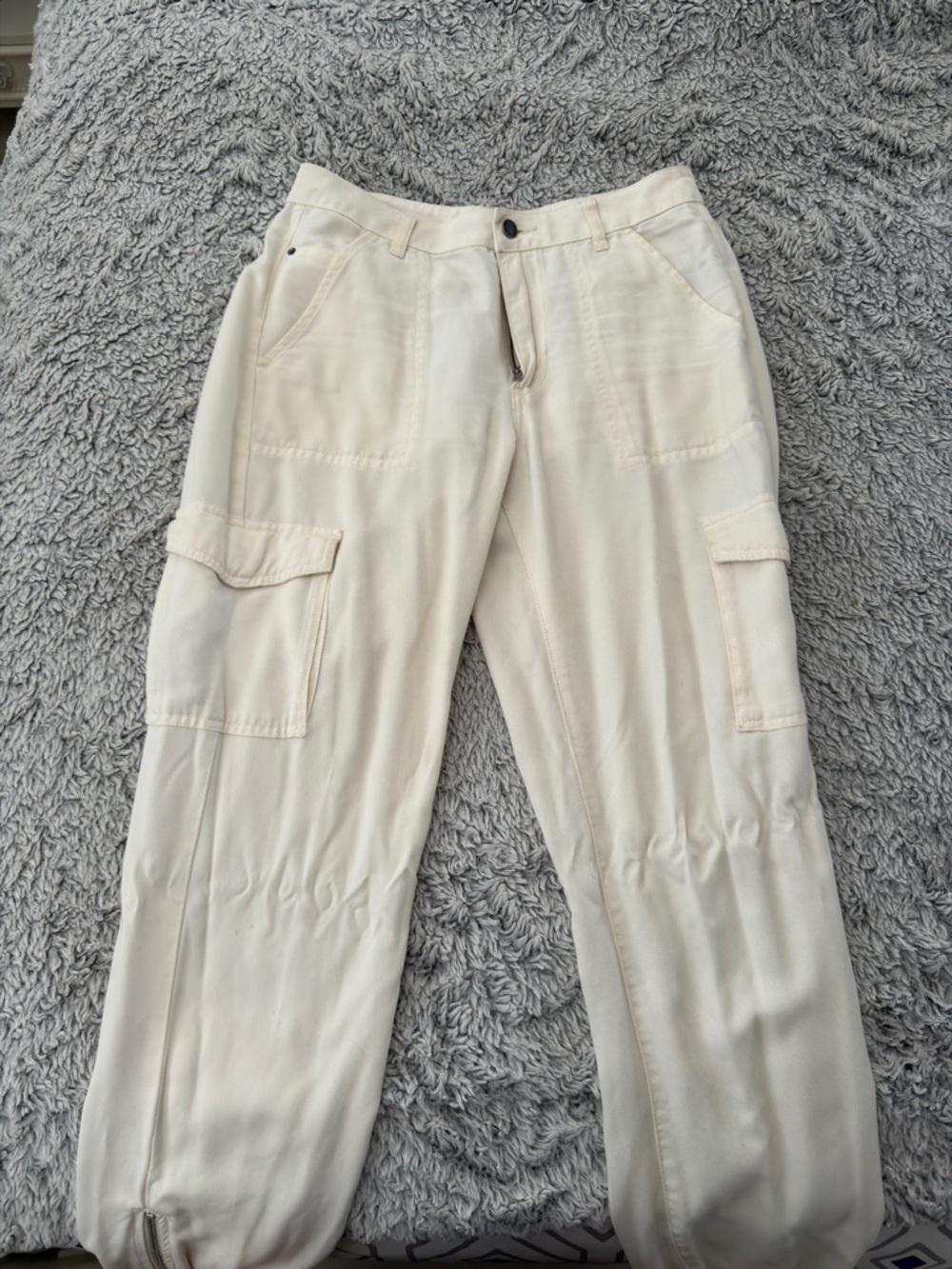 Guess Cream High-Waist Cargo Pants